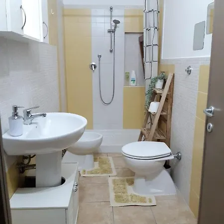 Ampio Con Parcheggio Libero Apartment