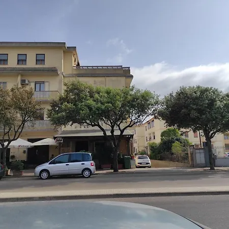 Ampio Con Parcheggio Libero Apartment