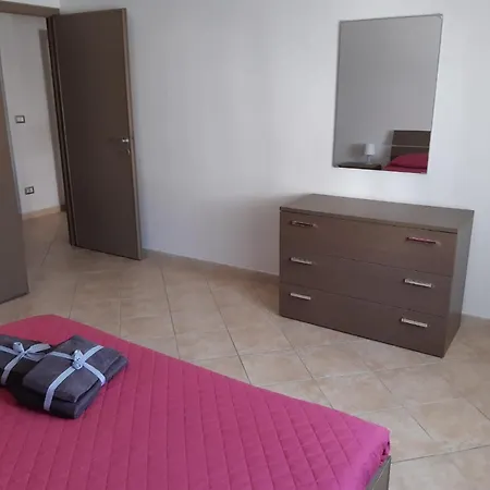 Ampio Con Parcheggio Libero Porto Torres